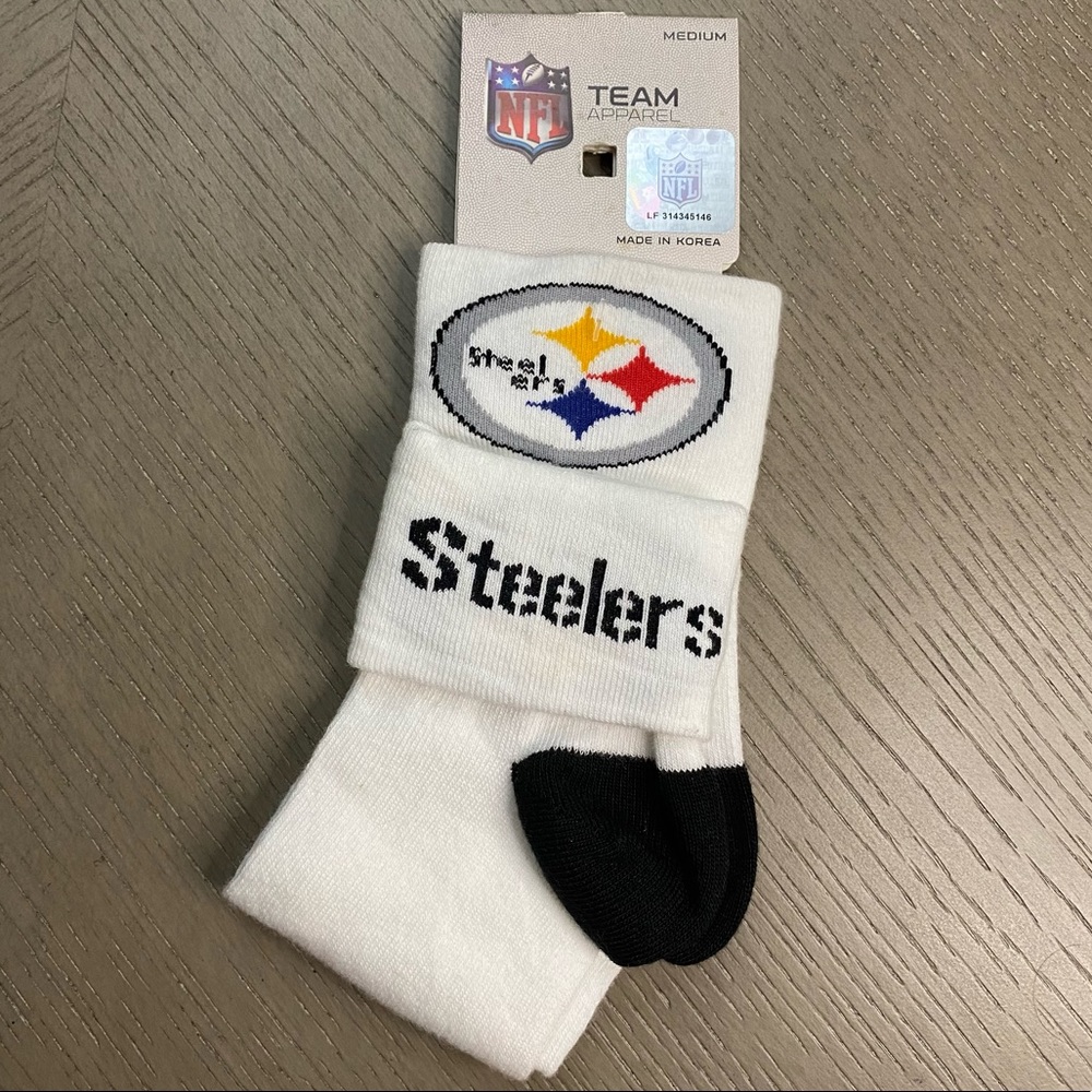 NFL Team Apparel Steelers Medium White Socks (Men 5-10) (Women 6-11)